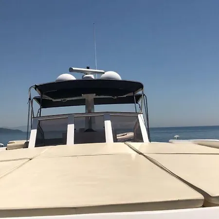 Brilla & Billy, La Barca Di Lucio